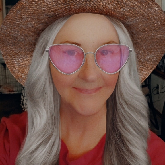 Meet your Posher, Debra - Picture 2 of 12